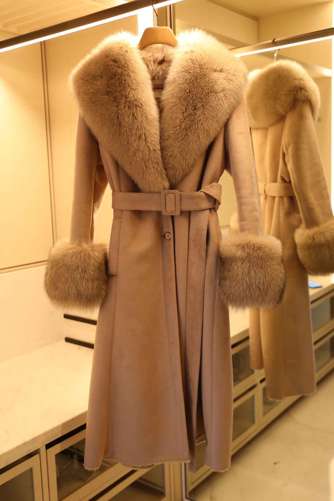 HIGH QUALITY LINE -  Elegant Silhouette Foxy Coat (BEIGE)